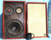 AR-2ax_speakers_web.jpg (35191 bytes)